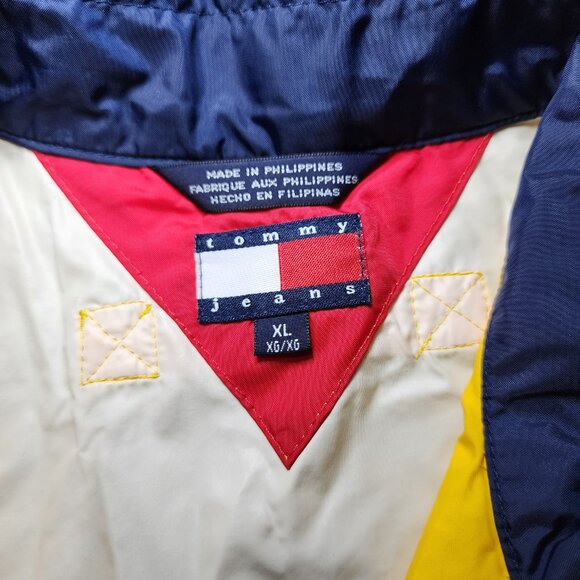 Vintage Women's Tommy Hilfiger Flag Yellow Cropped Rain Jacket Windbreaker - Picture 2 of 3